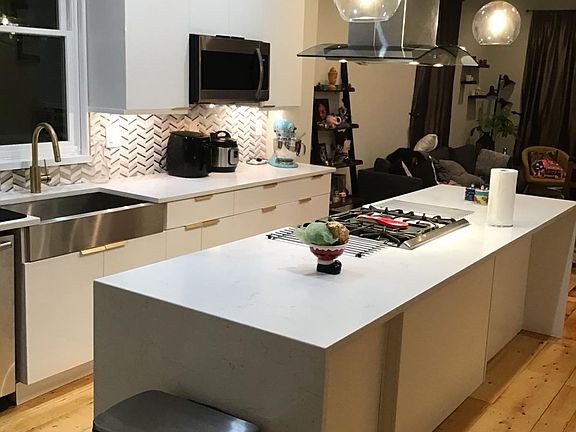 3rd image of 113 Chestnut Ave #2