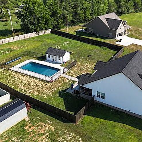 870 Powell Rd - Property Image