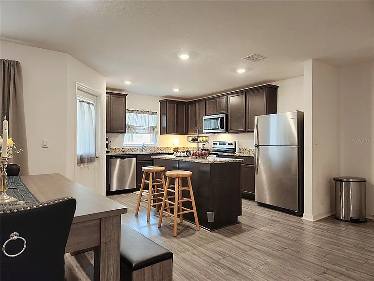 1679 Wynford Cir — Photo 8