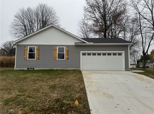 222 9th St NE, Barberton, OH