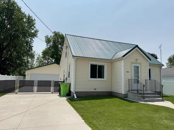 206 West Hamilton Street, Fox Lake, WI 53933