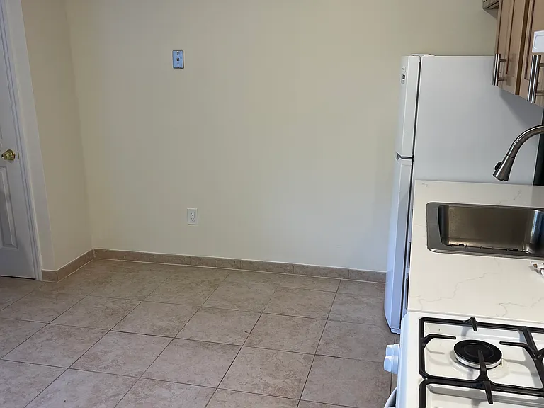 448 Mosely Ave #2 — Photo 2