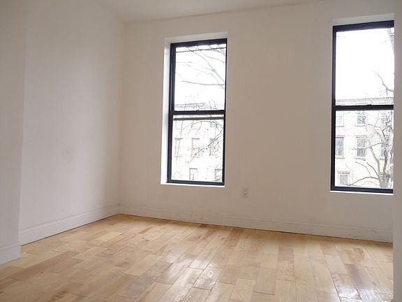 4th image of 150 Halsey St