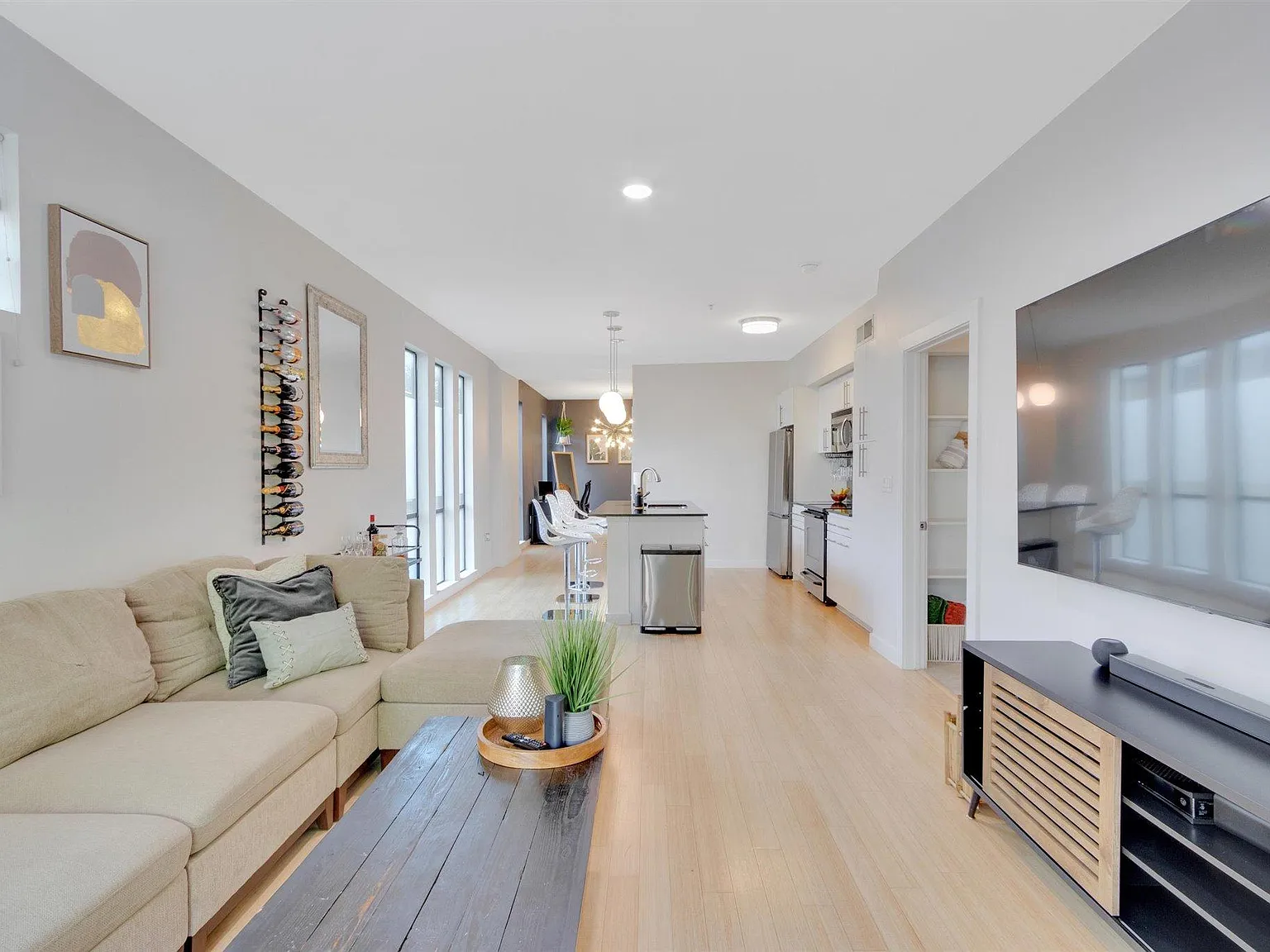 4040 N Hall St — Photo 3