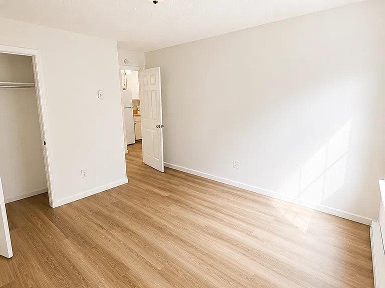 121 Belmont St — Photo 6