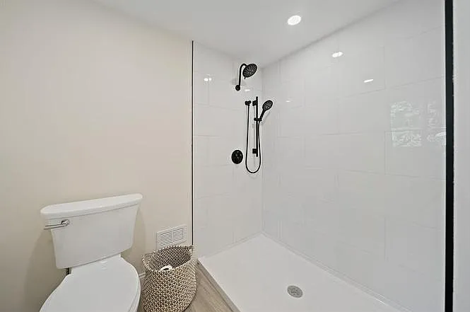 Studio, $2,250 — Photo 2