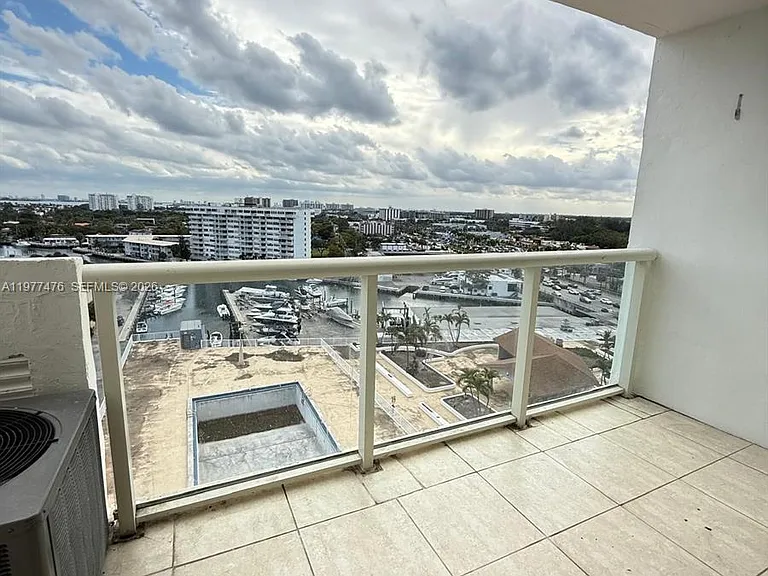 13499 Biscayne Blvd #1114 — Photo 30