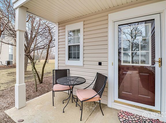 3rd image of 87 Polaris Dr #87