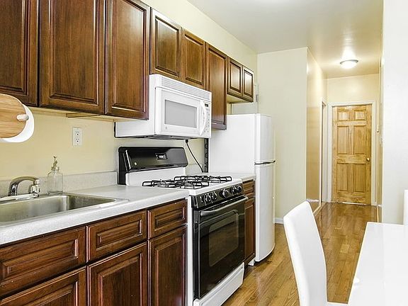 5th image of 236 E 118th St APT 5