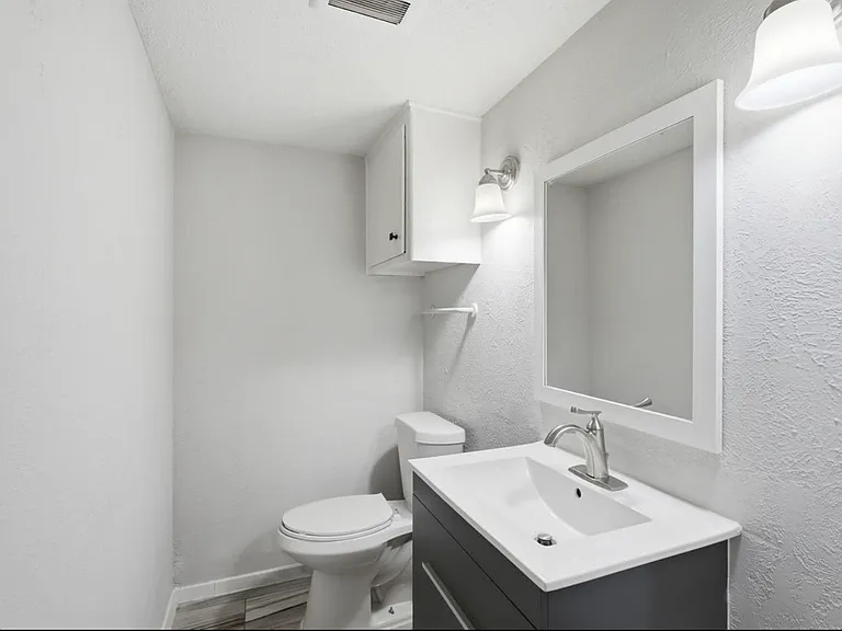 8121 Ferguson Rd #8121 — Photo 16
