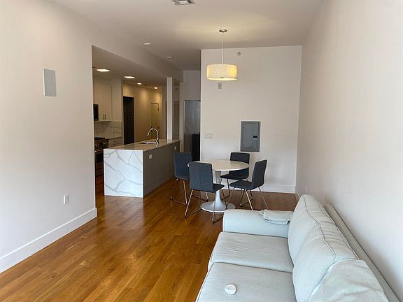 4th image of 58 Coles St #4B