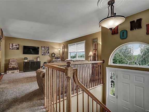 5th image of 14 Stanford Dr