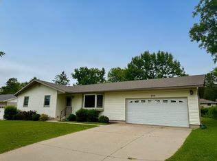 936 Linda Ave, Red Wing, MN 55066
