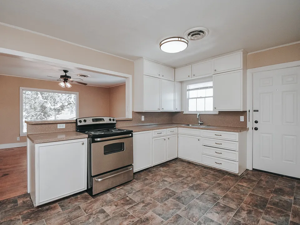 1503 E Virginia Ave #4