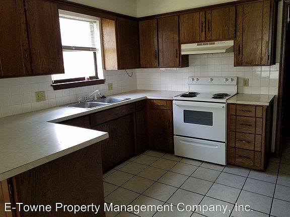 3rd image of 606 Aspen Dr