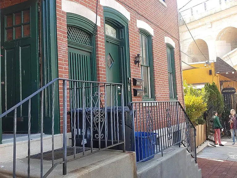117 Green Ln #C — Photo 1