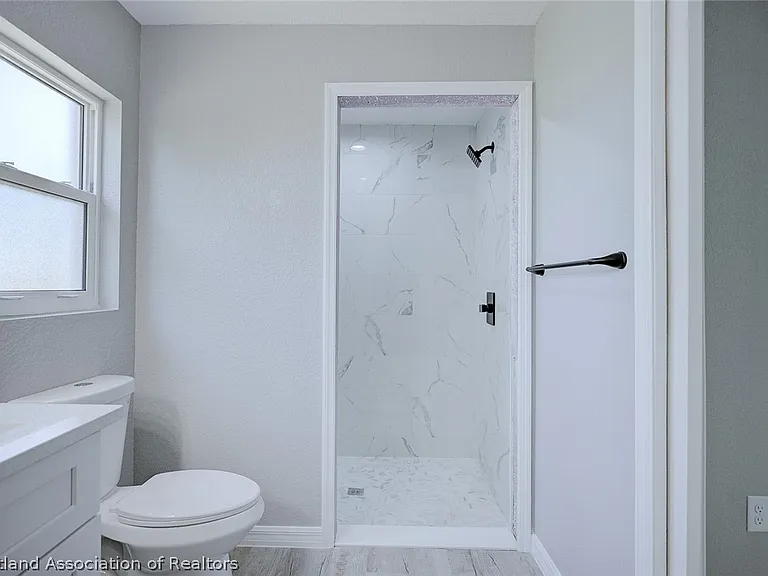 136 Friendly Cir — Photo 20