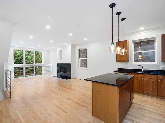 Kitchen / Living Room