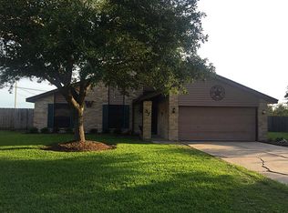 37 Wagon Lane Loop, Angleton, TX 77515