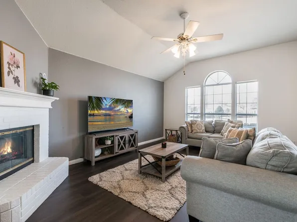 1117 Darren Dr, Burleson, TX 76028