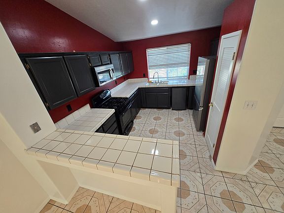 4th image of 9708 Laurel Park Ave