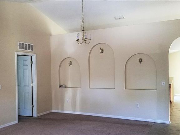 3rd image of 2432 Jeannin Dr