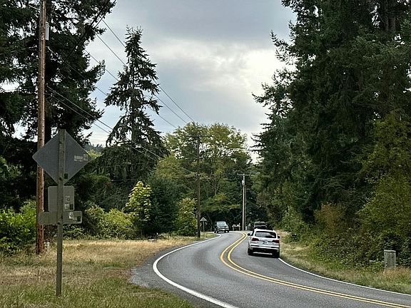 4th image of 7735 Cultus Bay Rd
