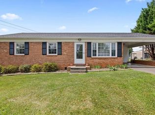 111 Dalsher Ave, Pilot Mtn, NC 27041