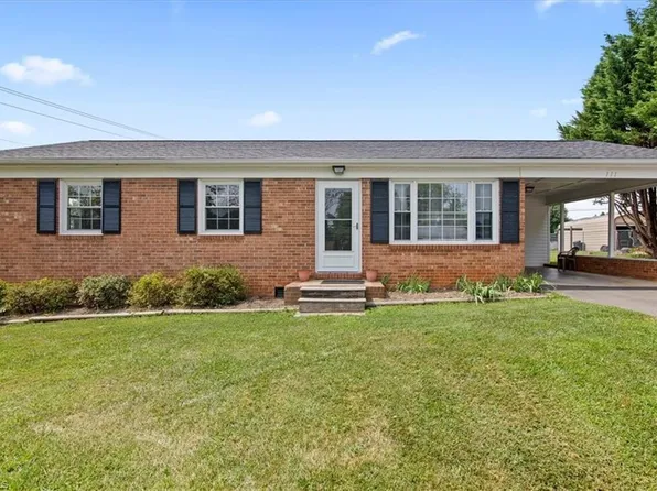 111 Dalsher Ave, Pilot Mtn, NC 27041