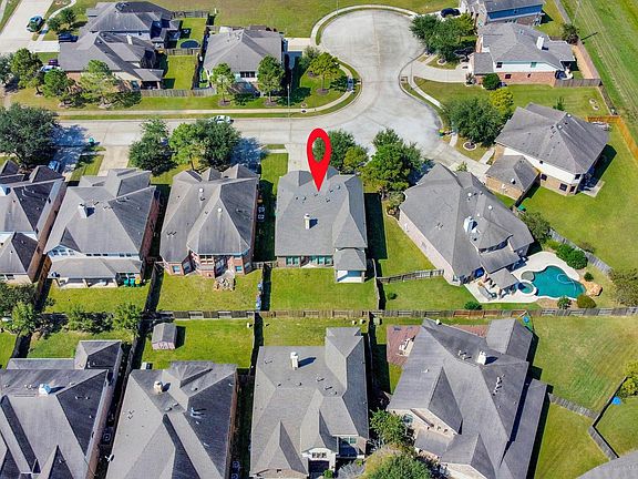 3rd image of 9427 Sapphire Bay Ln