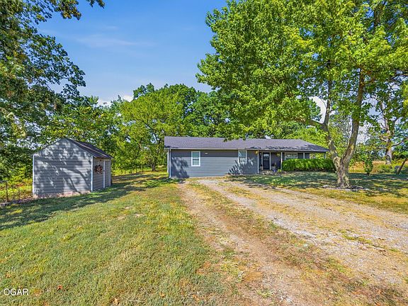 3rd image of 853 Raccoon Rd N