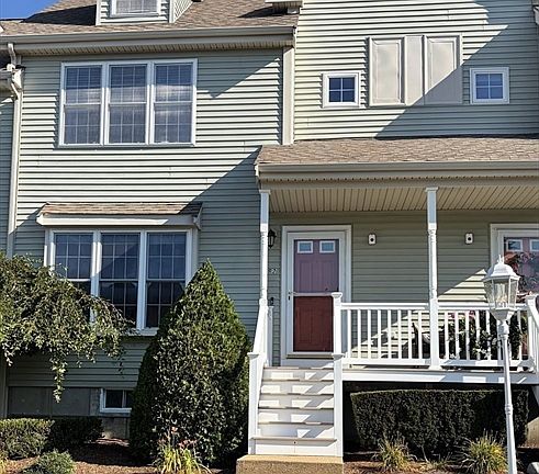 3rd image of 646 Bedford St APT B2