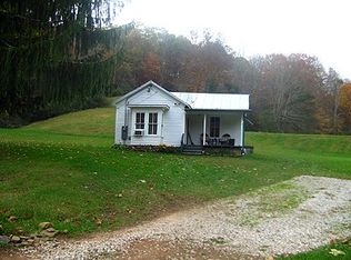 2019 Chevaux De Frise Rd, Harrisville, WV 26362