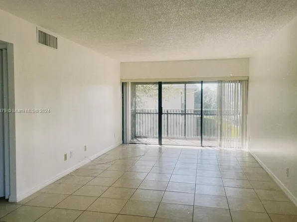 5981 Washington St APT 207, Hollywood, FL 33023