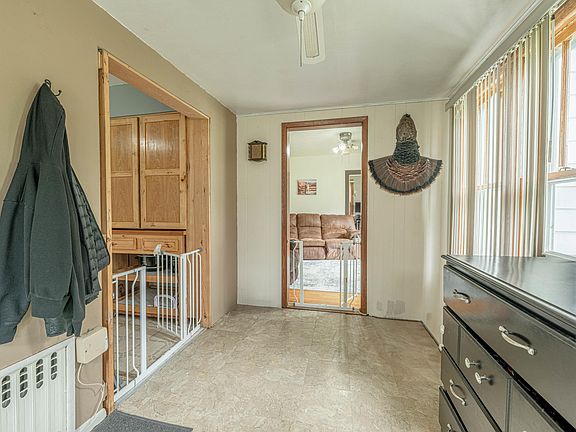 4th image of 312 N Green St