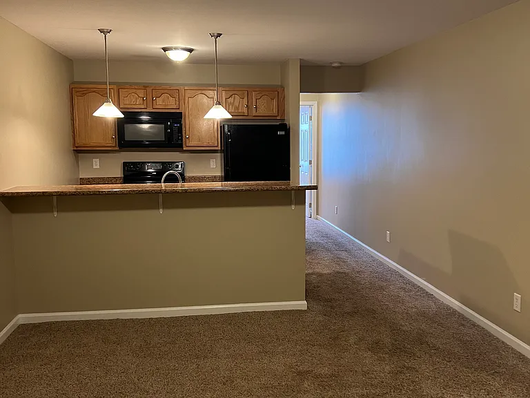 1401 Country Club Rd #9 — Photo 1