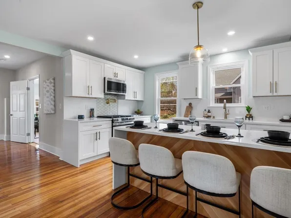 11 Quincy Ave, Norwood, MA 02062