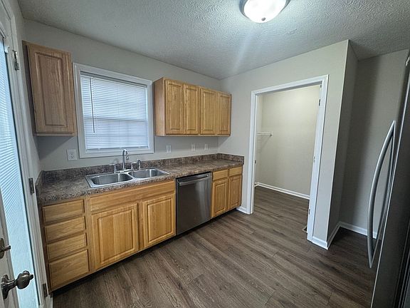 3rd image of 117 Perdez Ct