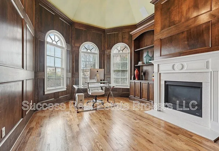 343 Summer Garden Dr — Photo 37