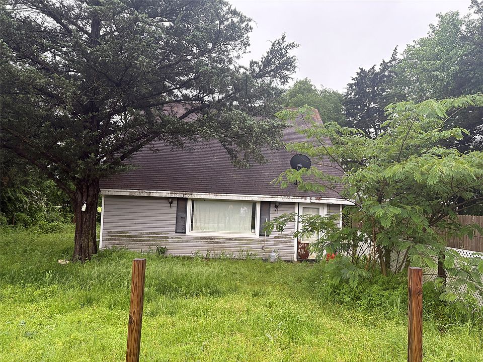 1st image of 247 Pecan Dr