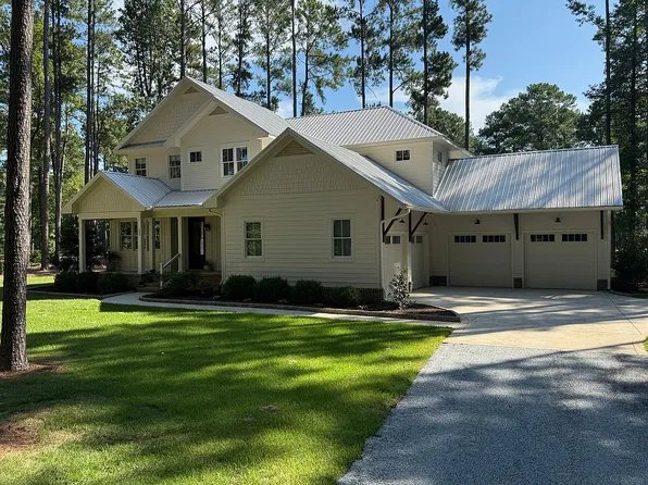 122 S Lakeshore Dr, Whispering Pines, NC 28327