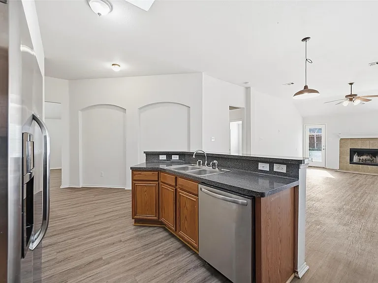 518 Niagara Falls Dr — Photo 17