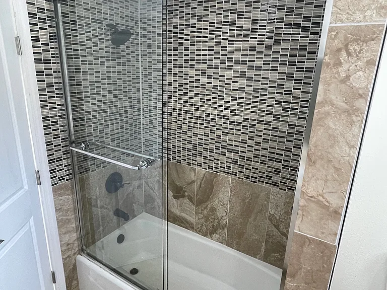 Guest Bathroom Tub/Shower