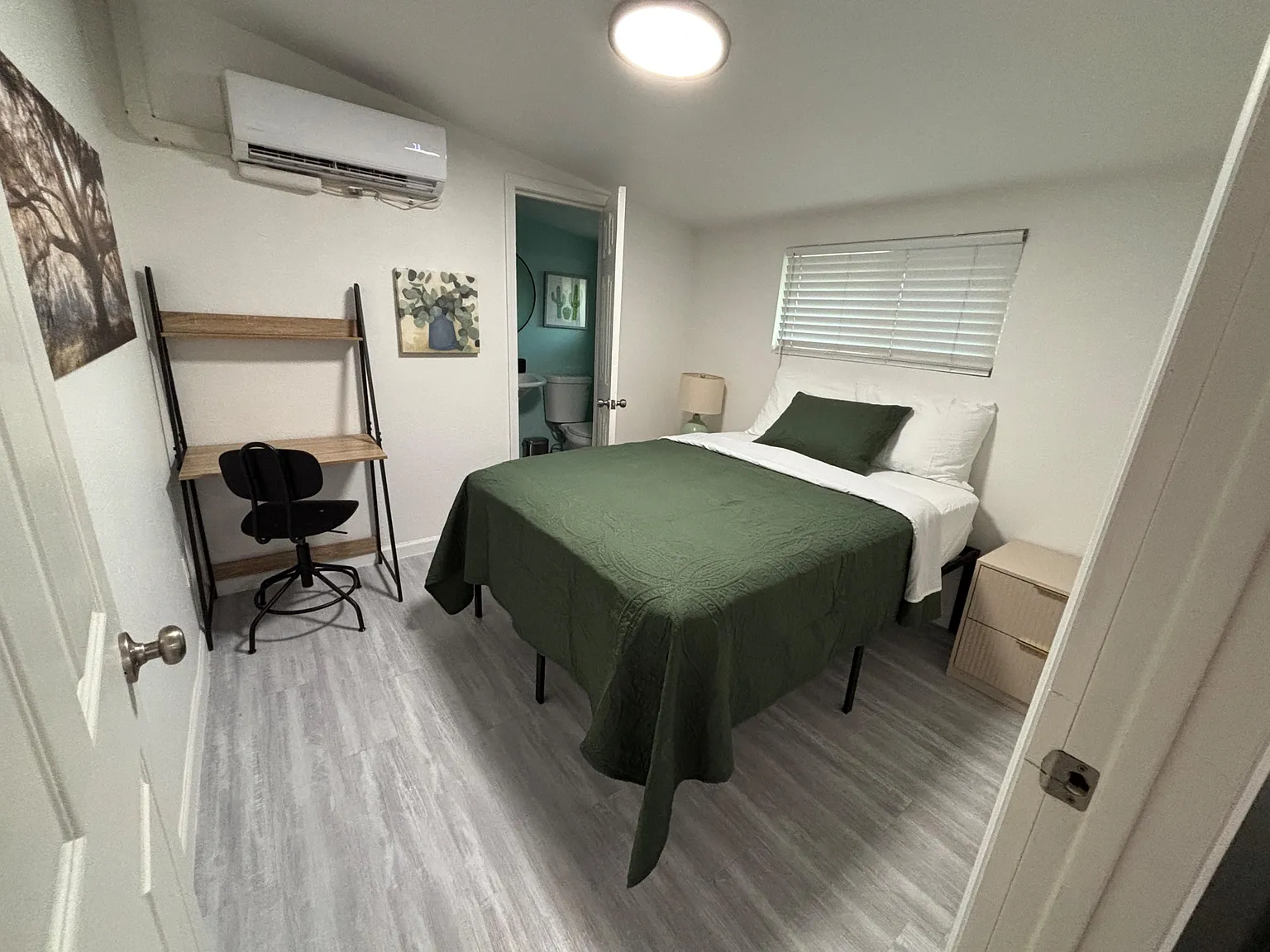 1 bed, 1.0 bath, 200 sqft, $1,481 — Photo 1