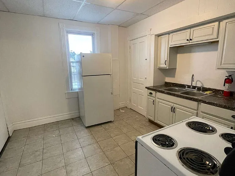 126-136 S Spring Ave #128 — Photo 18