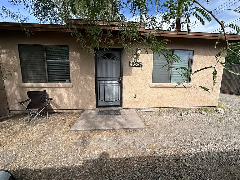 1020 E Silver St — Photo 4