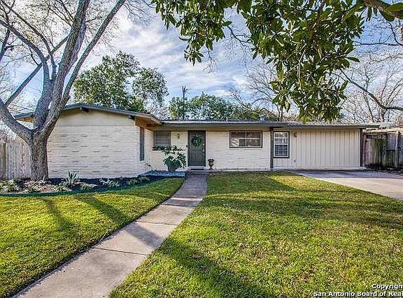 2nd image of 2830 Knight Robin Dr
