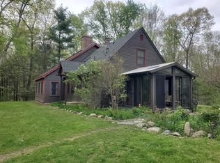 11 Amherst Rd, Leverett, MA 01054
