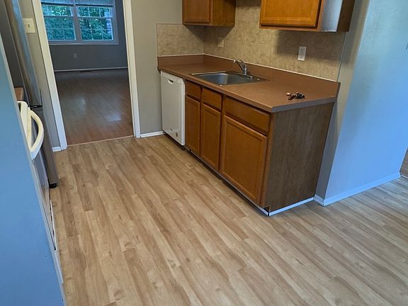 4th image of 1613 Forest Hill Ct