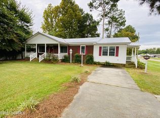 9121 W Marlboro Rd, Farmville, NC 27828